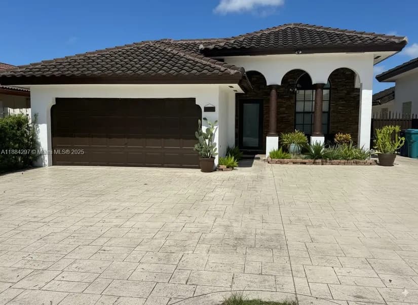 Venta de casa en Lagos del Caribe Fase II, Miami - foto 1